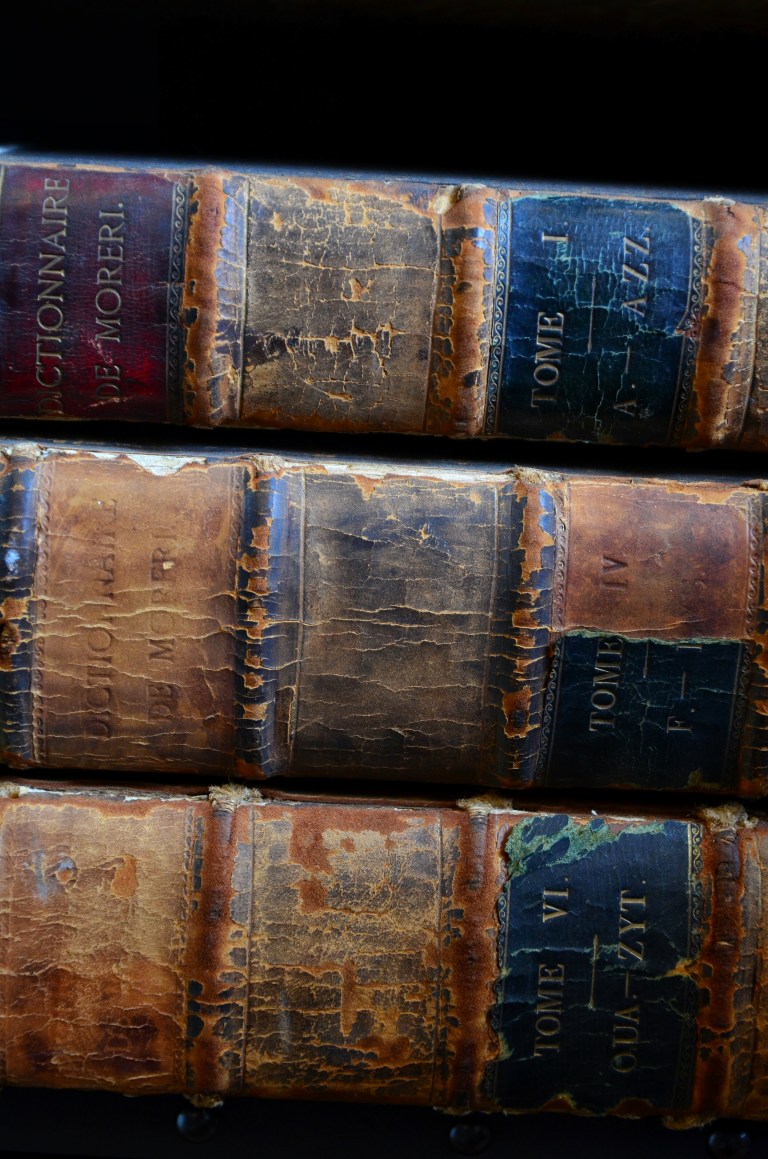 Bromley House Library