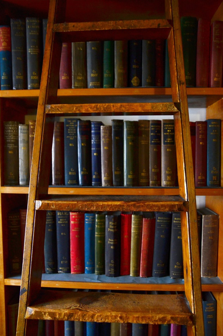 Bromley House Library