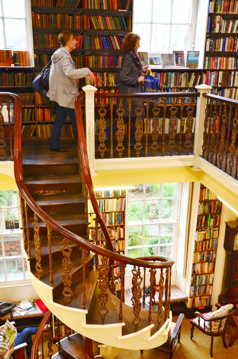 Bromley House Library